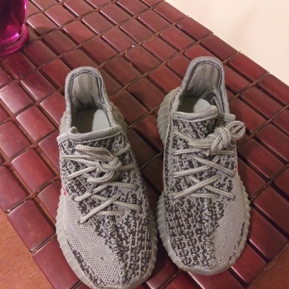 Yeezy Boost 350 V2 - Picture 2 of 6